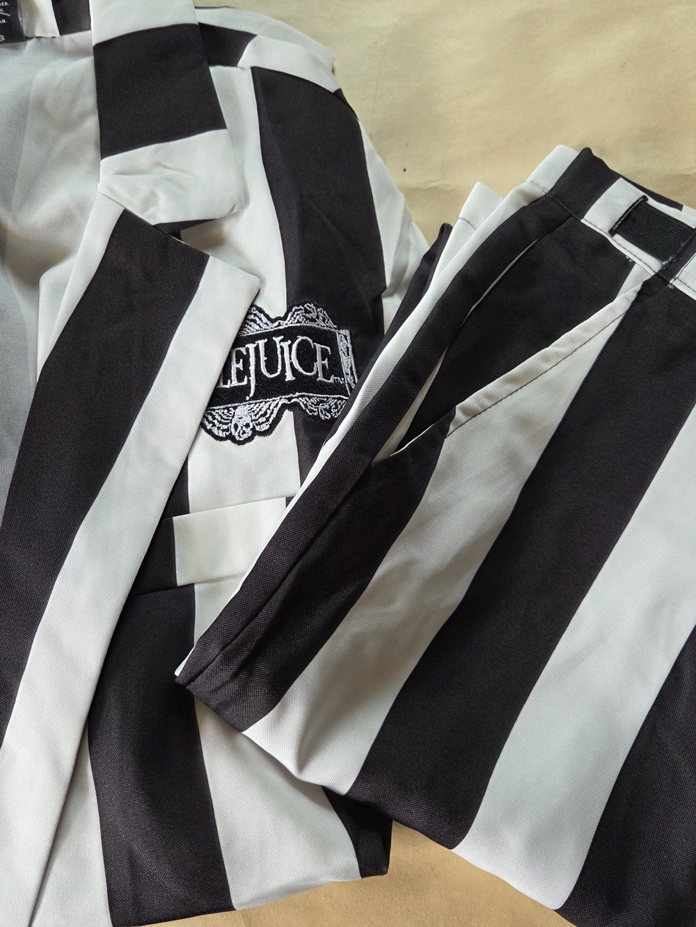 🍍Beetlejuice Jacket/pants Set